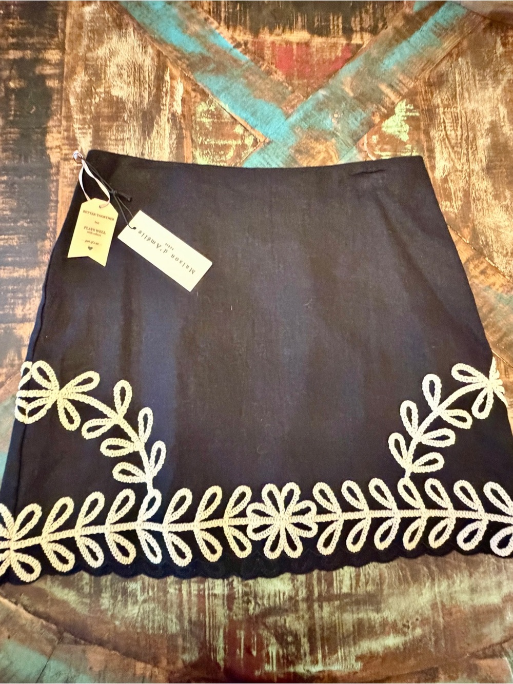 Maison D’ Amelie Black Embroidered Floral Mini Skirt scalloped Hem Size 8 NWT